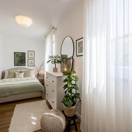 Apartman Sanda *
